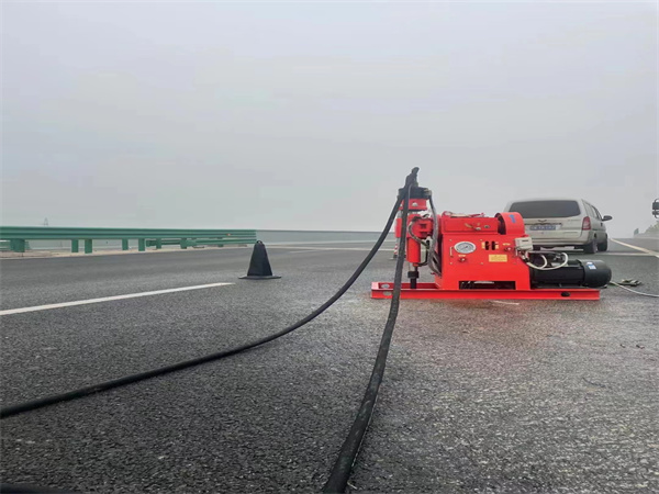 西畴马路路基路面开裂下沉注浆加固灌浆